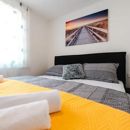 Kailani Luxury 3 Bedroom, 3 Bathroom With A Sunny Balcony Апартаменты Задар