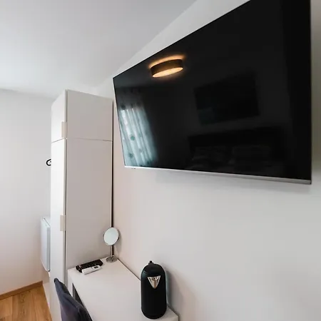 Kailani Luxury 3 Bedroom, 3 Bathroom With A Sunny Balcony *