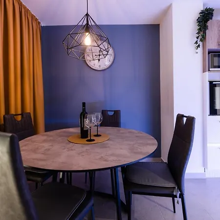 Kailani Luxury 3 Bedroom, 3 Bathroom With A Sunny Balcony Апартаменты