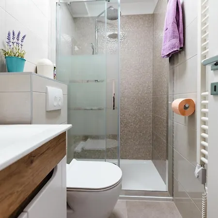 Kailani Luxury 3 Bedroom, 3 Bathroom With A Sunny Balcony