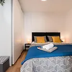 Kailani Luxury 3 Bedroom, 3 Bathroom With A Sunny Balcony דירה