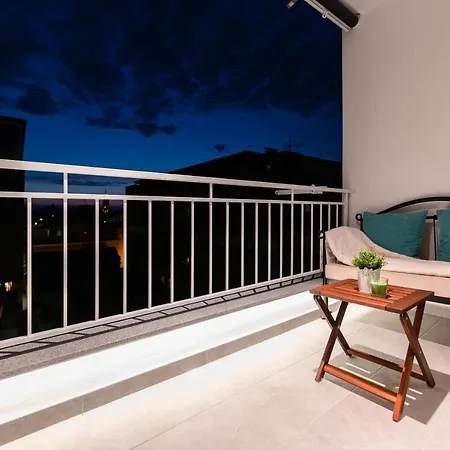 Kailani Luxury 3 Bedroom, 3 Bathroom With A Sunny Balcony Daire *
