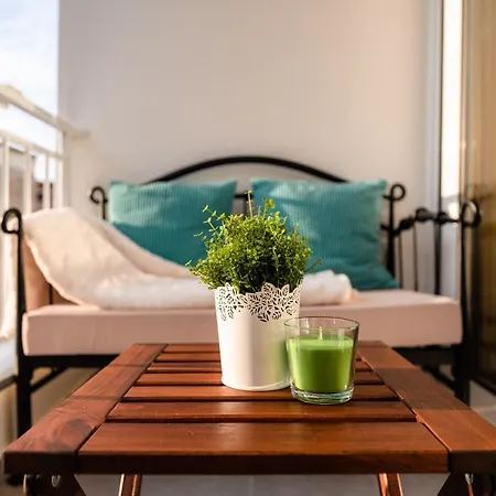 Kailani Luxury 3 Bedroom, 3 Bathroom With A Sunny Balcony