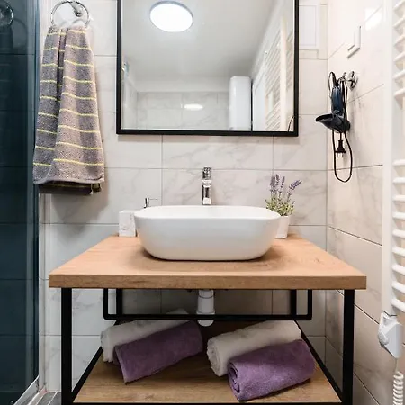 Kailani Luxury 3 Bedroom, 3 Bathroom With A Sunny Balcony