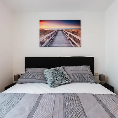 Kailani Luxury 3 Bedroom, 3 Bathroom With A Sunny Balcony Zadar