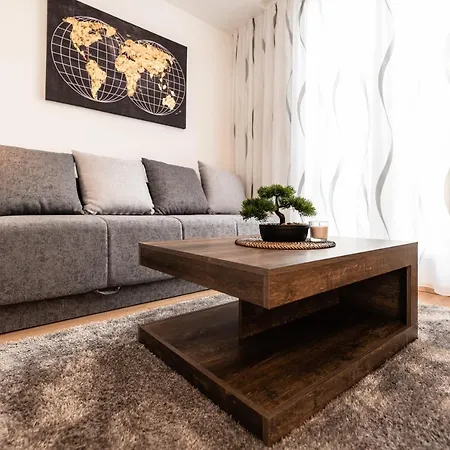 Kailani Luxury 3 Bedroom, 3 Bathroom With A Sunny Balcony