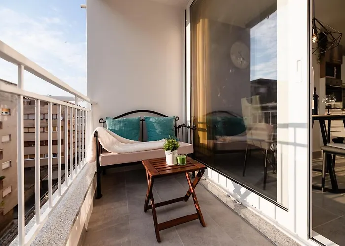 Апартаменти Kailani Luxury 3 Bedroom, 3 Bathroom With A Sunny Balcony *