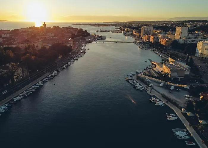 Kailani Luxury 3 Bedroom, 3 Bathroom With A Sunny Balcony * Задар