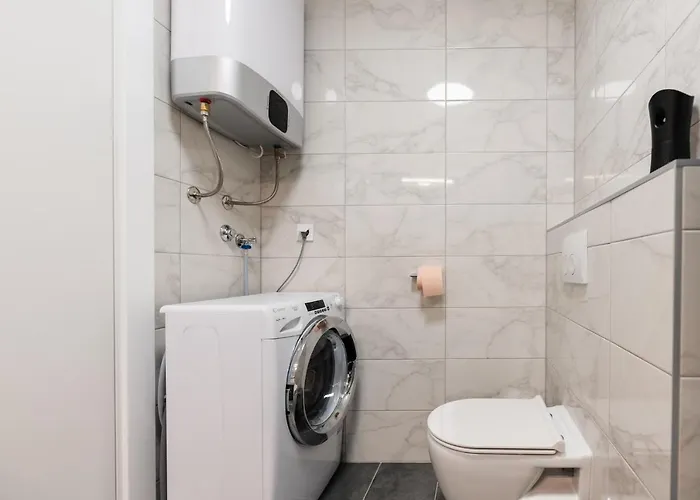 Апартаменти Kailani Luxury 3 Bedroom, 3 Bathroom With A Sunny Balcony *