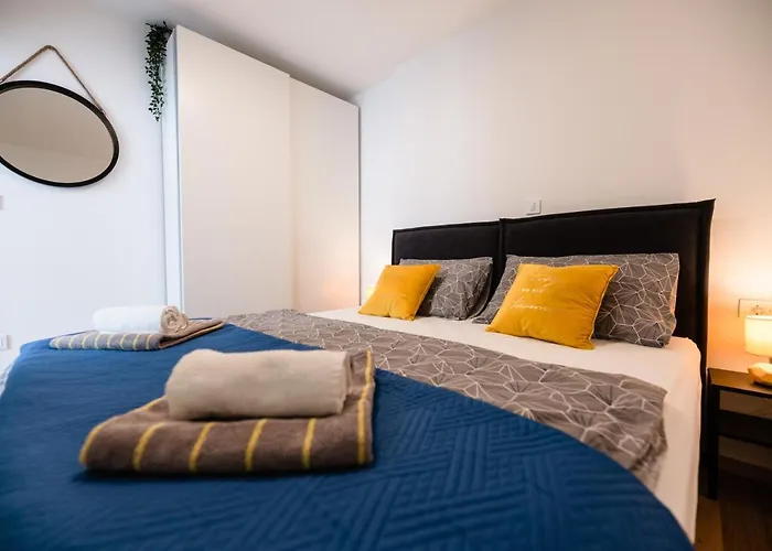 Kailani Luxury 3 Bedroom, 3 Bathroom With A Sunny Balcony *