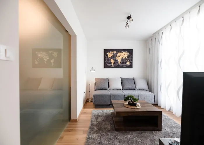 Lägenhet Kailani Luxury 3 Bedroom, 3 Bathroom With A Sunny Balcony Zadar