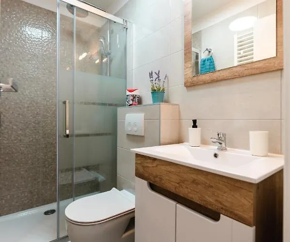 Апартаменти Kailani Luxury 3 Bedroom, 3 Bathroom With A Sunny Balcony Задар