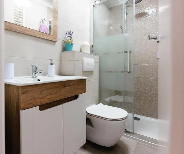 Lägenhet Kailani Luxury 3 Bedroom, 3 Bathroom With A Sunny Balcony Zadar