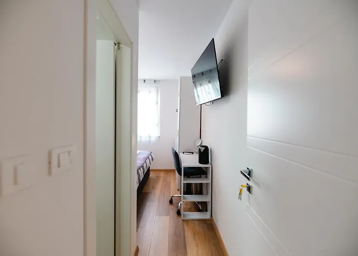 Kailani Luxury 3 Bedroom, 3 Bathroom With A Sunny Balcony Апартаменти Задар