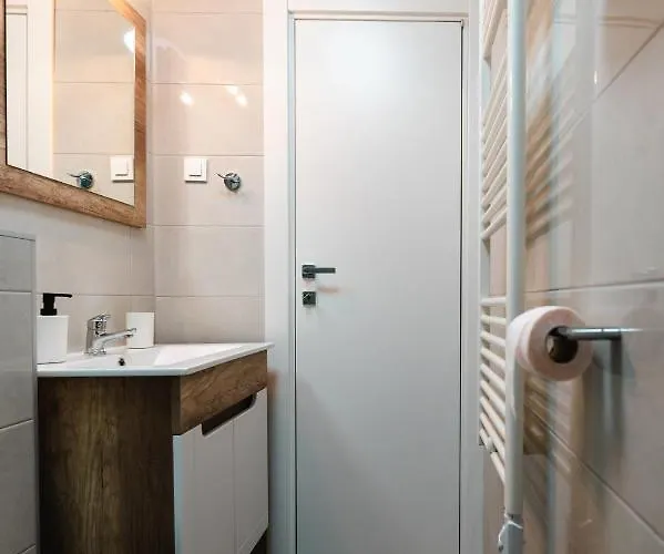 Kailani Luxury 3 Bedroom, 3 Bathroom With A Sunny Balcony * Задар