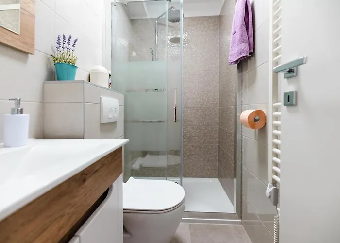 Kailani Luxury 3 Bedroom, 3 Bathroom With A Sunny Balcony